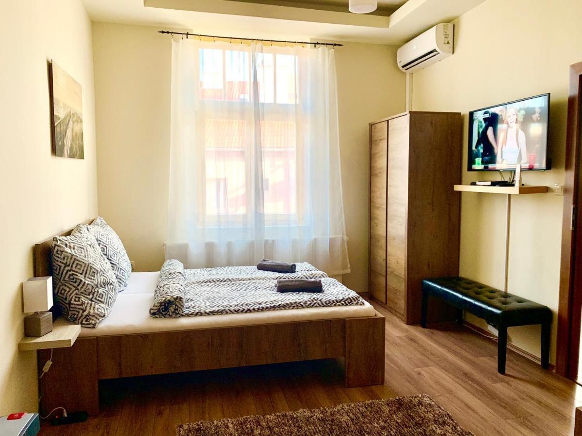 A Vendeghaz Hotel Miskolc Bagian luar foto