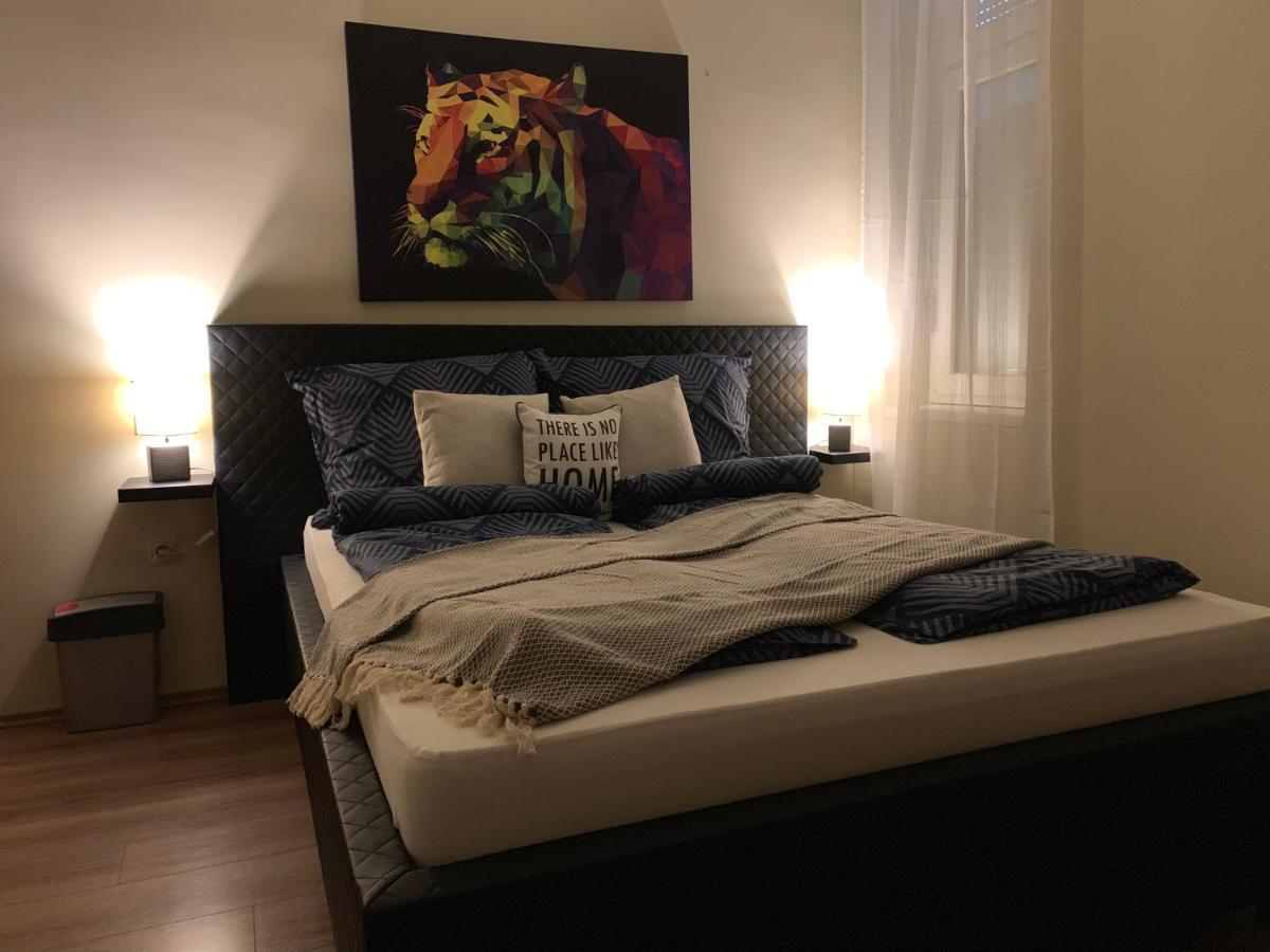 A Vendeghaz Hotel Miskolc Bagian luar foto