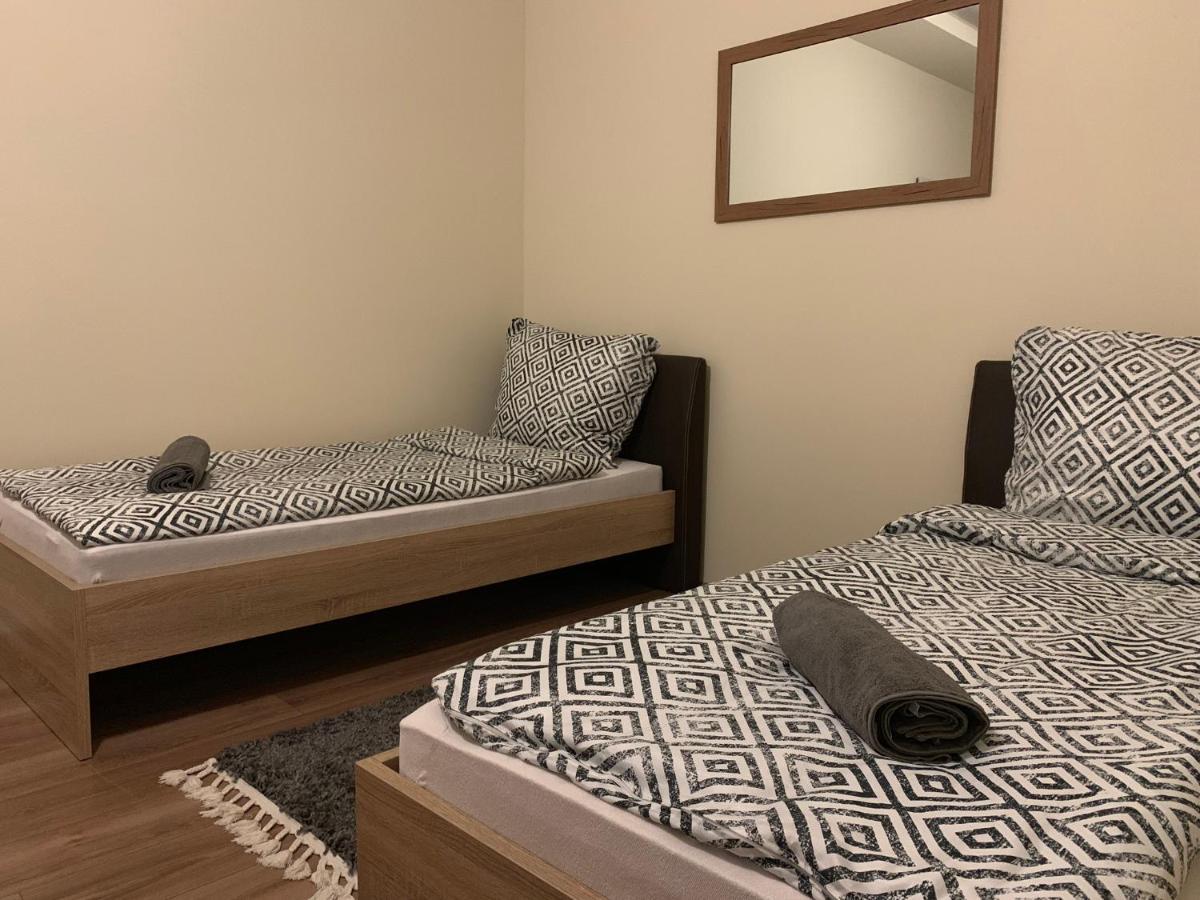A Vendeghaz Hotel Miskolc Bagian luar foto