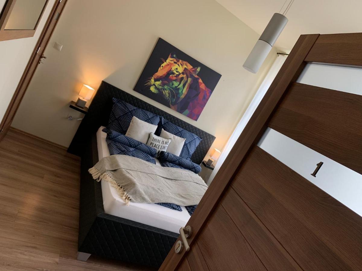 A Vendeghaz Hotel Miskolc Bagian luar foto